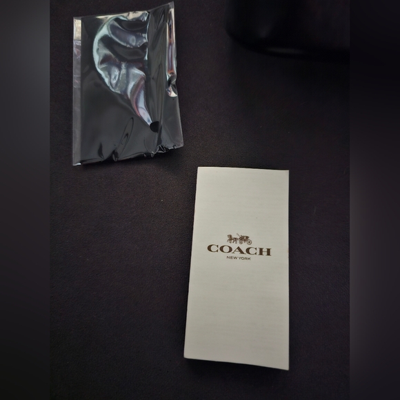Coach Sunglasses - Picture 3 of 6